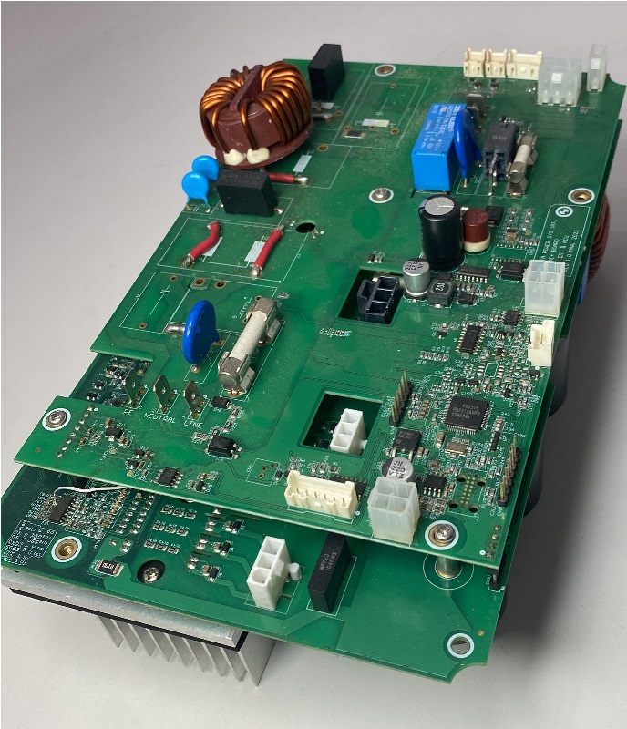 Theta 2.5 kW controller with active PFC and three motor inverters